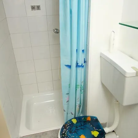 Studio 5285a Apartment