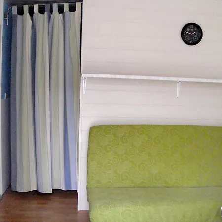 Studio 5285a Apartment
